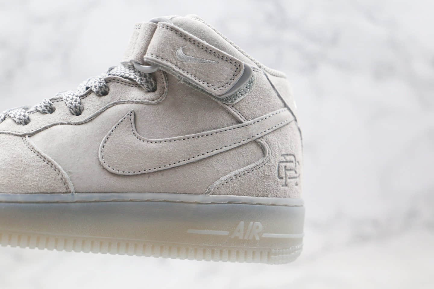 耐克Nike Air Force1 Mid x Reigning Champ纯原版本中帮空军一号卫冕冠军灰麂皮配色板鞋正确鞋面卡色 货号：GB1119-198