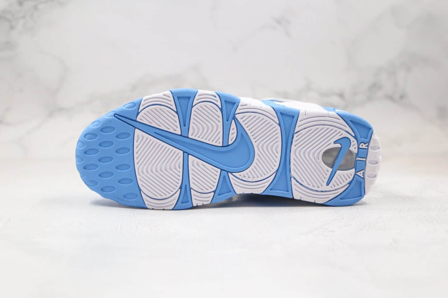 耐克Nike WMNS Air More Uptempo University Blue纯原版本皮蓬大R大学白蓝色篮球鞋内置气垫原盒原标 货号：921948-401