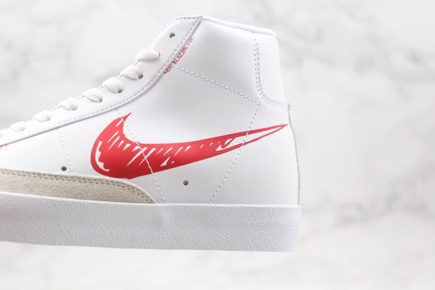 耐克Nike Blazer Mid纯原版本中帮开拓者二次元手稿涂鸦白红色板鞋原档案数据开发 货号：CW7580-100