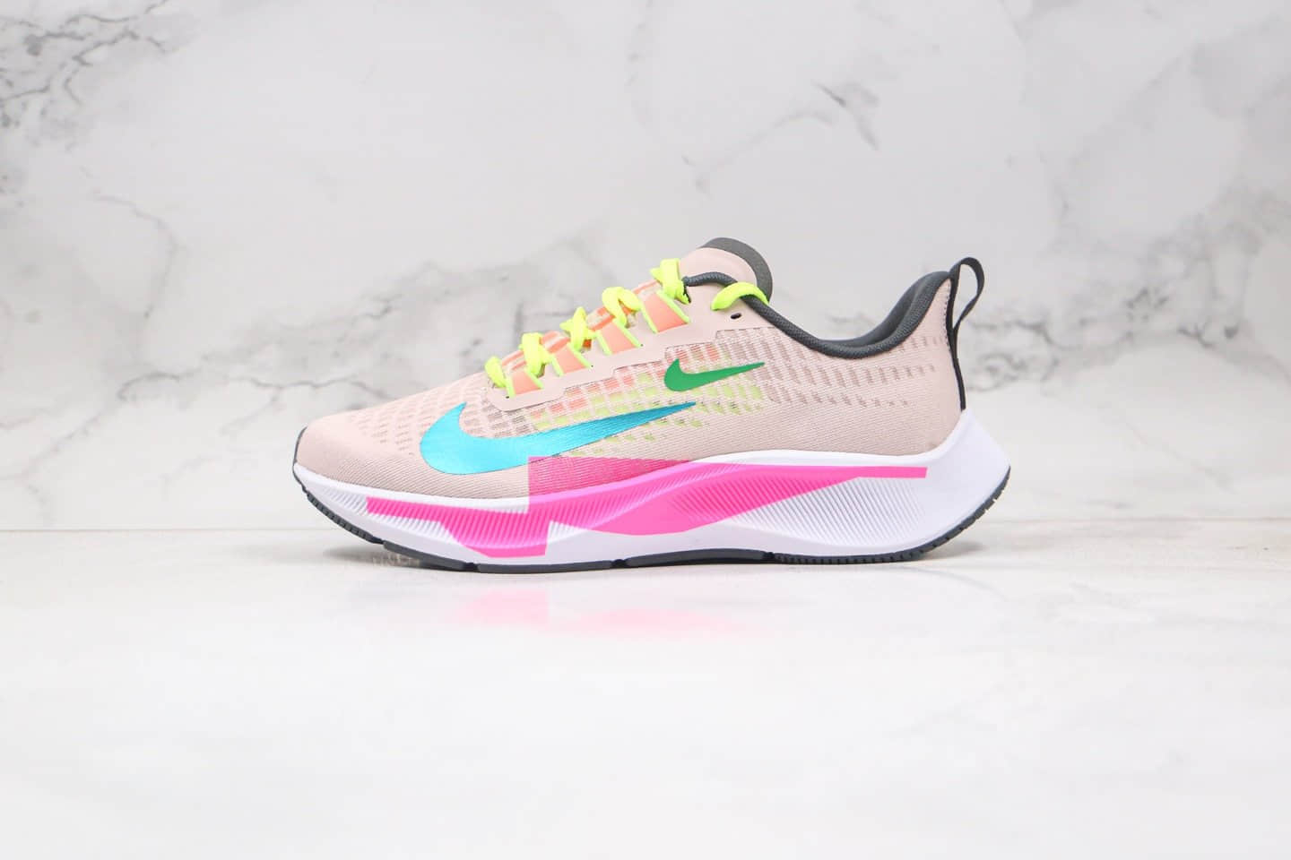 耐克Nike Air Zoom Pegasus 37 PRM纯原版本登月37代女子跑步鞋粉蓝色内置Zoom气垫原盒原标 货号：CQ9977-600