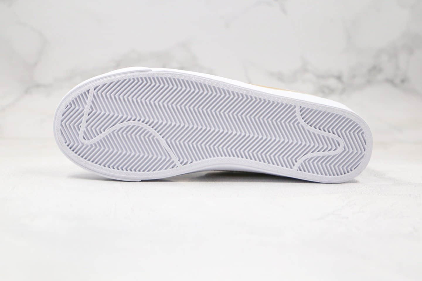 耐克Nike Blazer Mid Retro纯原版本中帮开拓者白黑金色板鞋原档案数据开发 货号：AV9375-107