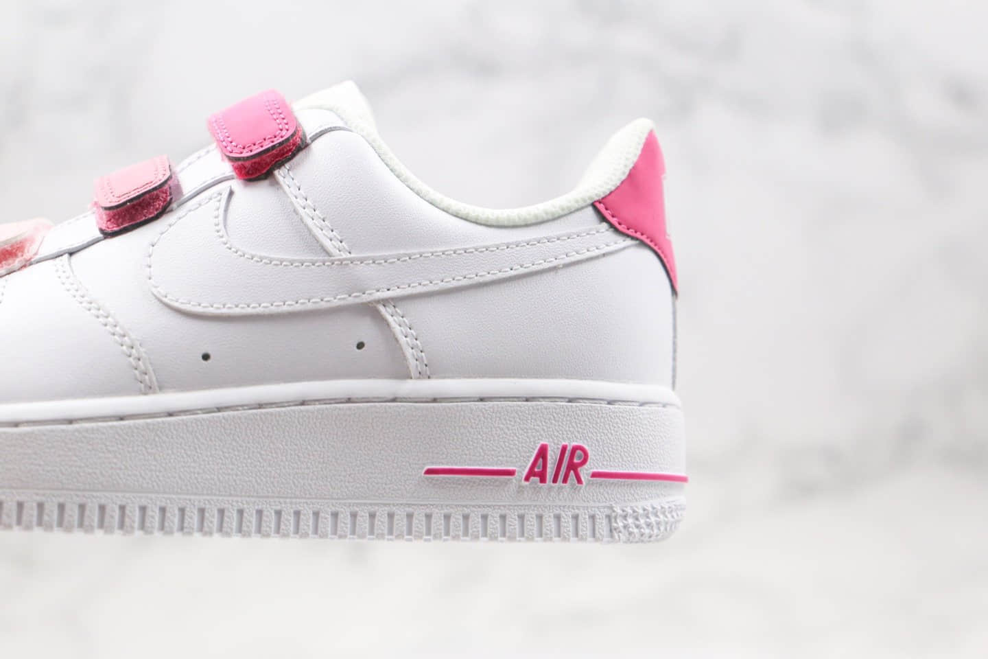 耐克Nike Air Force 1 '07纯原版本低帮空军一号魔术贴粉尾板鞋内置气垫原楦头纸板打造 货号：898866-009