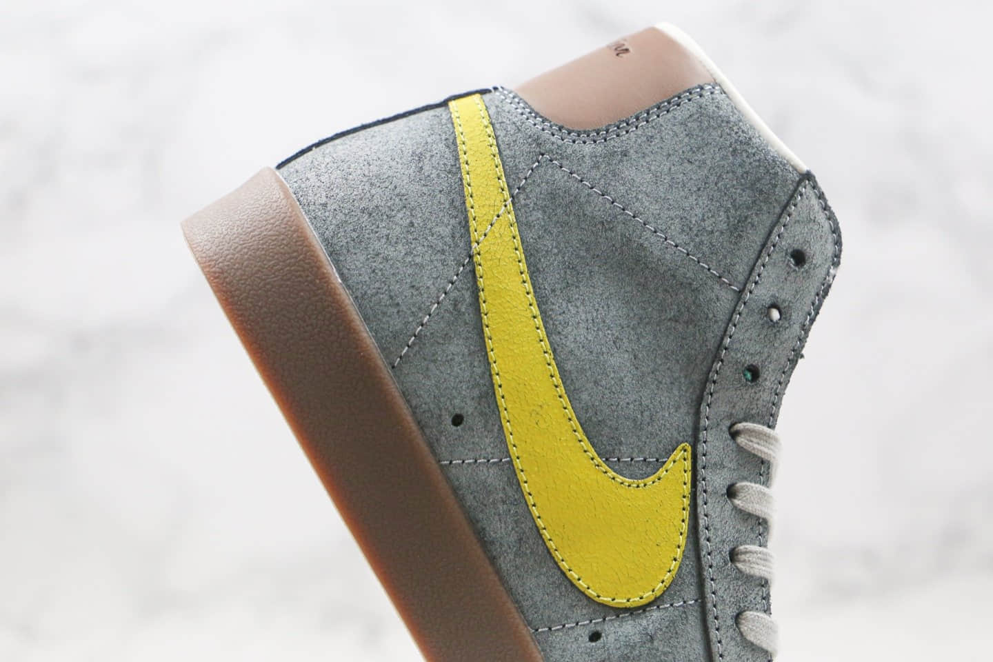耐克Nike Blazer Mid VNTG 77纯原版本中帮开拓者灰黄色涂鸦板鞋原鞋开模一比一打造 货号：CW6016-100
