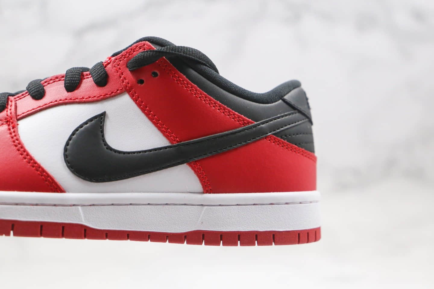 耐克Nike SB Dunk Low“Chicago”纯原版本SB低帮板鞋芝加哥原鞋开模内置气垫 货号：BQ6817-600