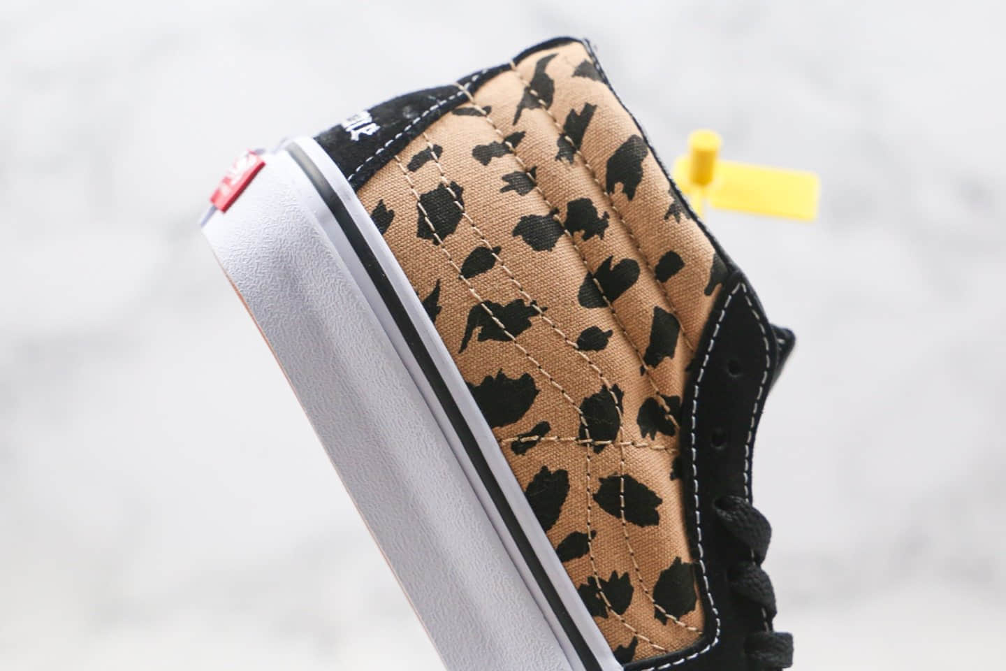 万斯Vans Sk8-Mid Supreme Velvet Leopard Black公司级版本中帮拼色麂皮板鞋黑豹纹原装硫化品质 货号：VN0A347UOPM