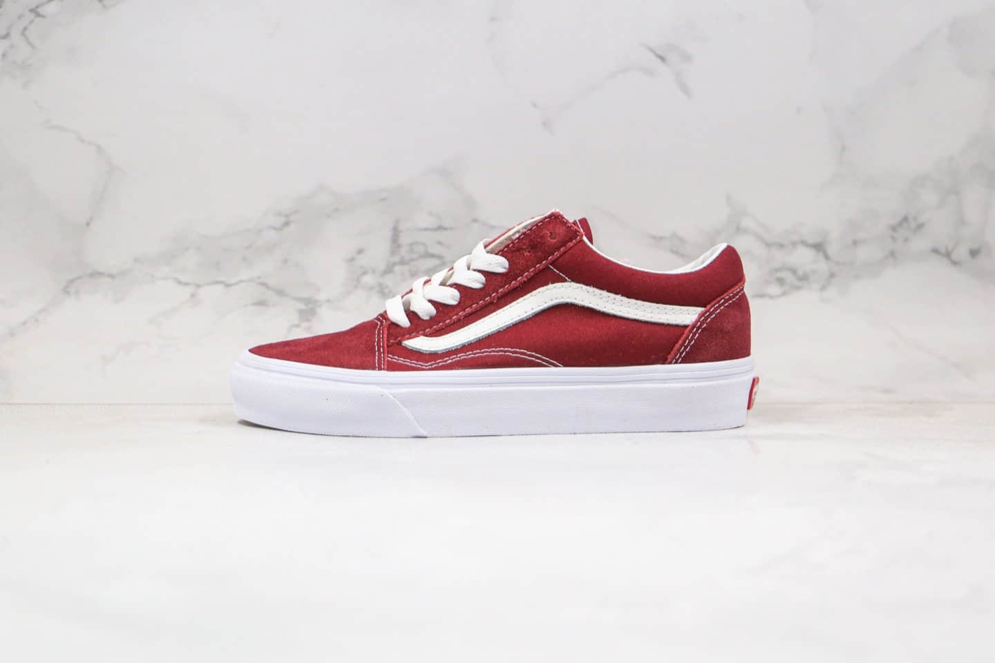 万斯Vans Suede Old Skool公司级版本低帮板鞋酒红色高清洁度 货号：VN0A4U3B6DZ