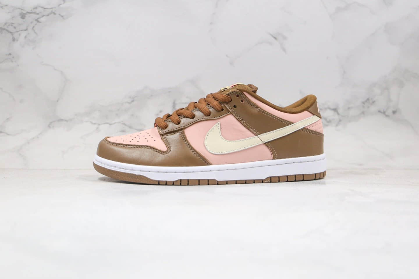 耐克Stussy x Nike SB Dunk Low Pro“Cherry”纯原版本斯图西联名SB板鞋樱桃粉棕内置Sole真气垫 货号：304292-671