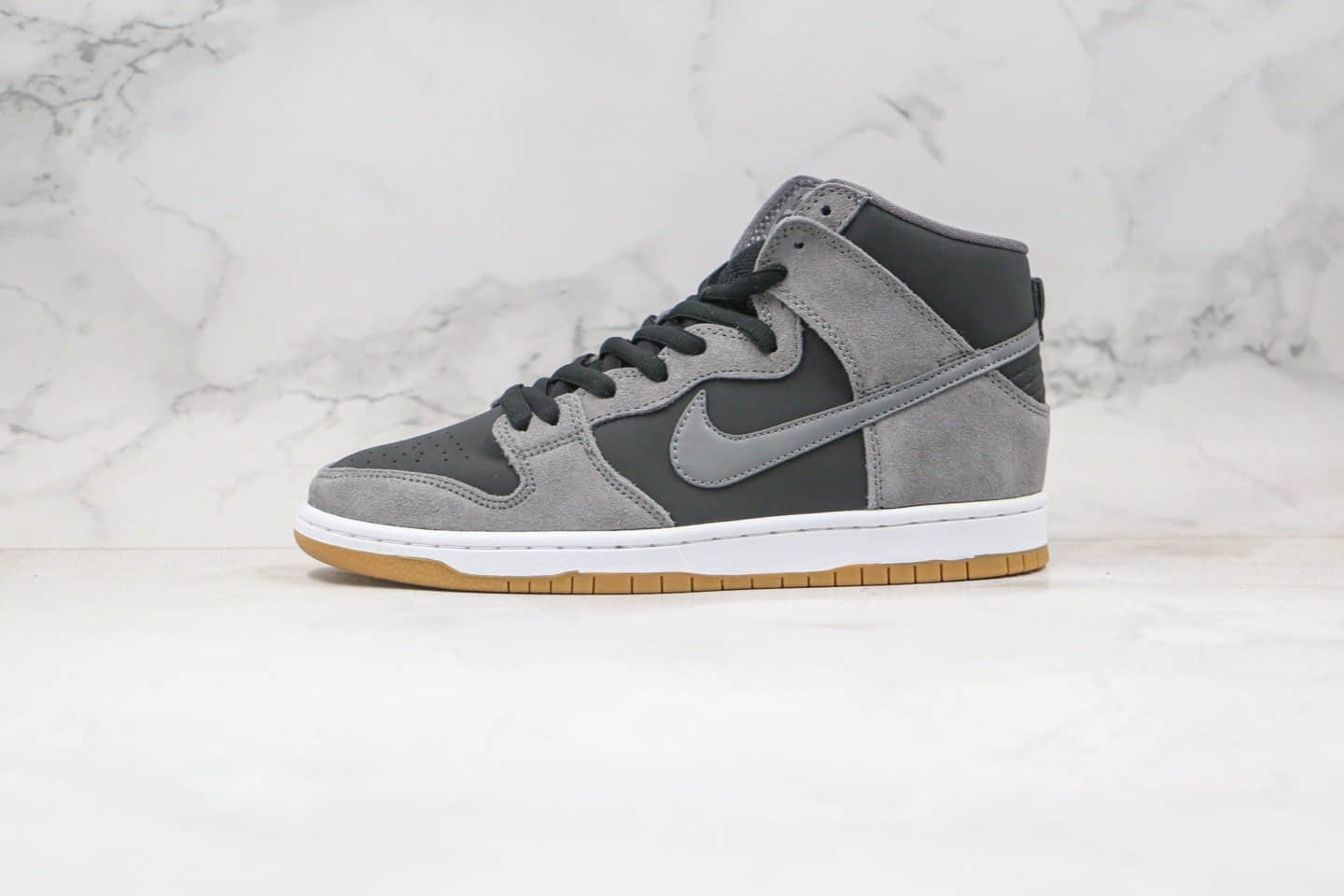 耐克Nike SB Zoom Dunk High Pro公司级版本高帮麂皮SB板鞋灰黑色原装原盒 货号：854851-066
