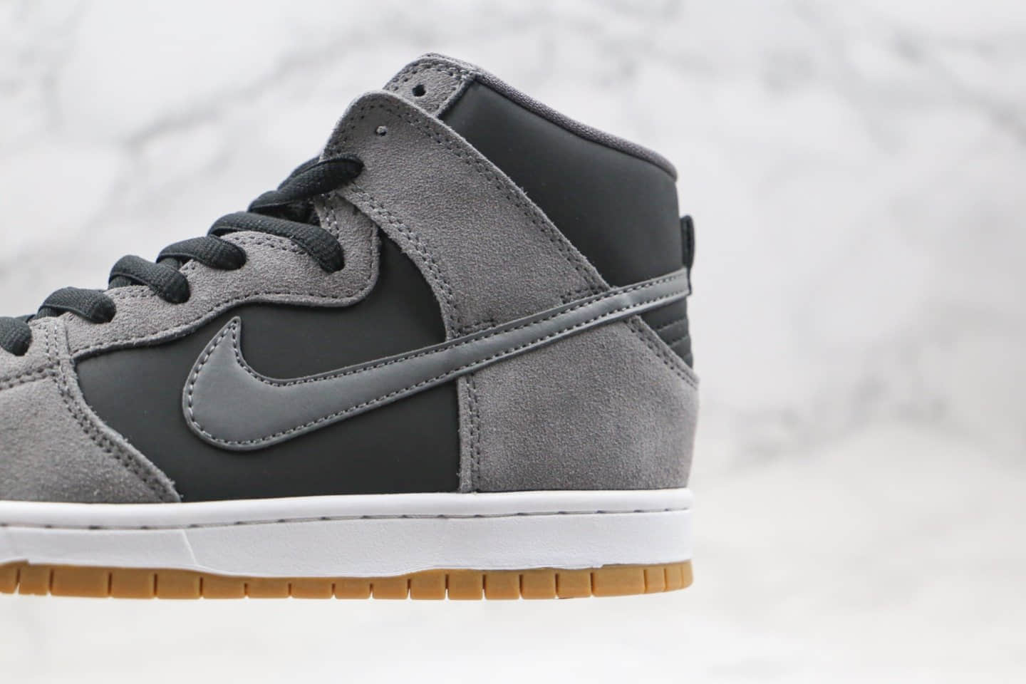 耐克Nike SB Zoom Dunk High Pro公司级版本高帮麂皮SB板鞋灰黑色原装原盒 货号：854851-066