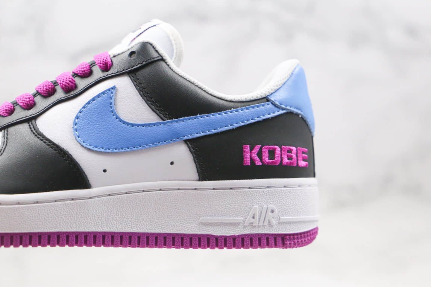 耐克Nike Air Force 1 x Kobe公司级版本科比纪念版空军一号低帮板鞋黑紫蓝色内置气垫 货号：AQ8741-608