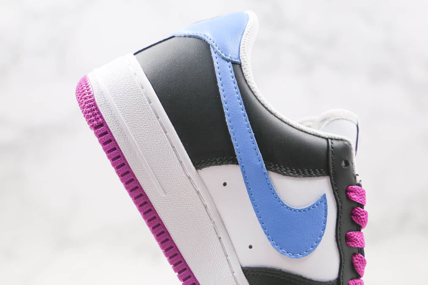 耐克Nike Air Force 1 x Kobe公司级版本科比纪念版空军一号低帮板鞋黑紫蓝色内置气垫 货号：AQ8741-608