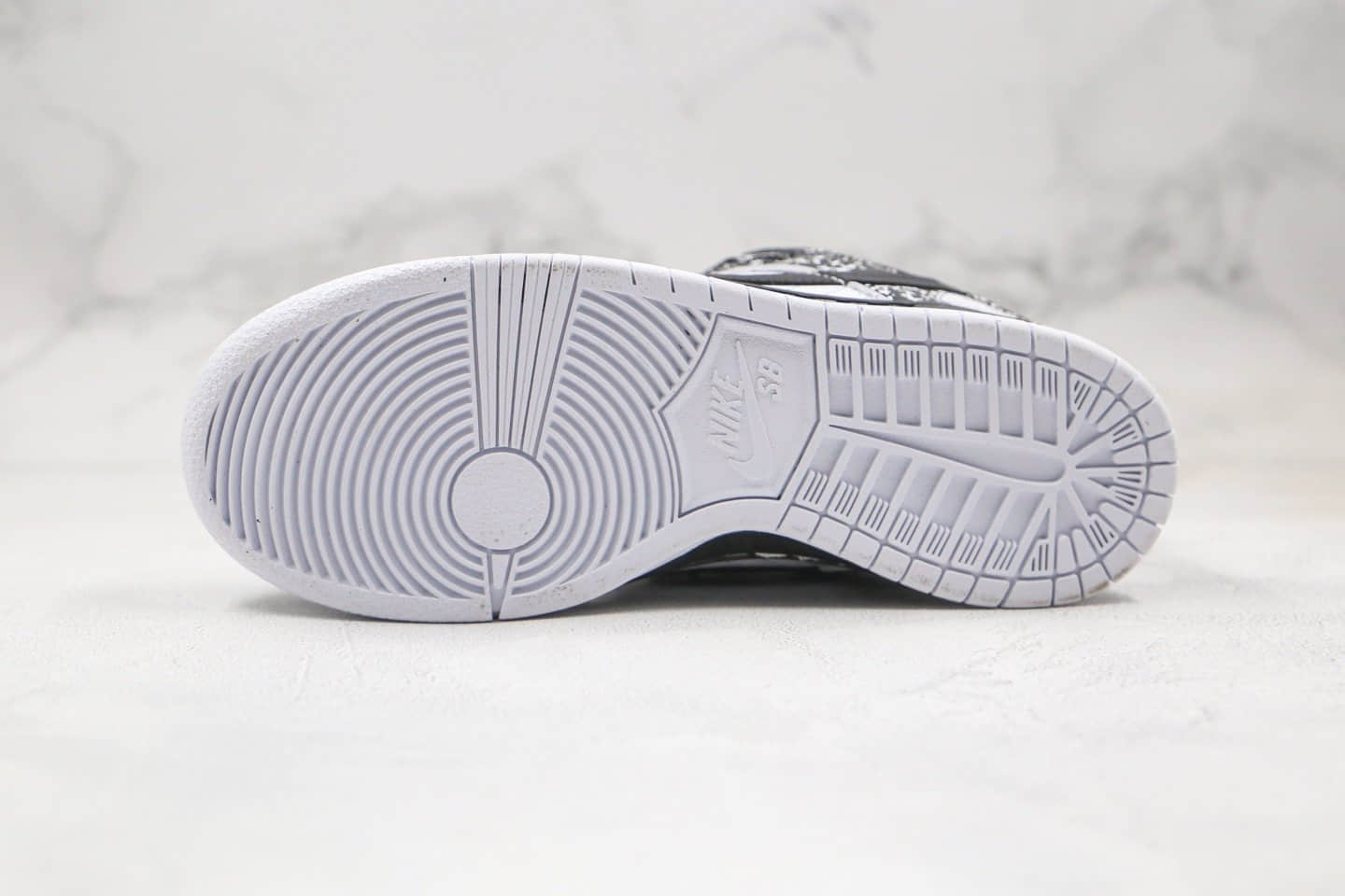 耐克Nike Dunk Low Pro 2020纯原版本低帮SB DUNK板鞋白黑泼墨配色内置Zoom气垫 货号：327624-001