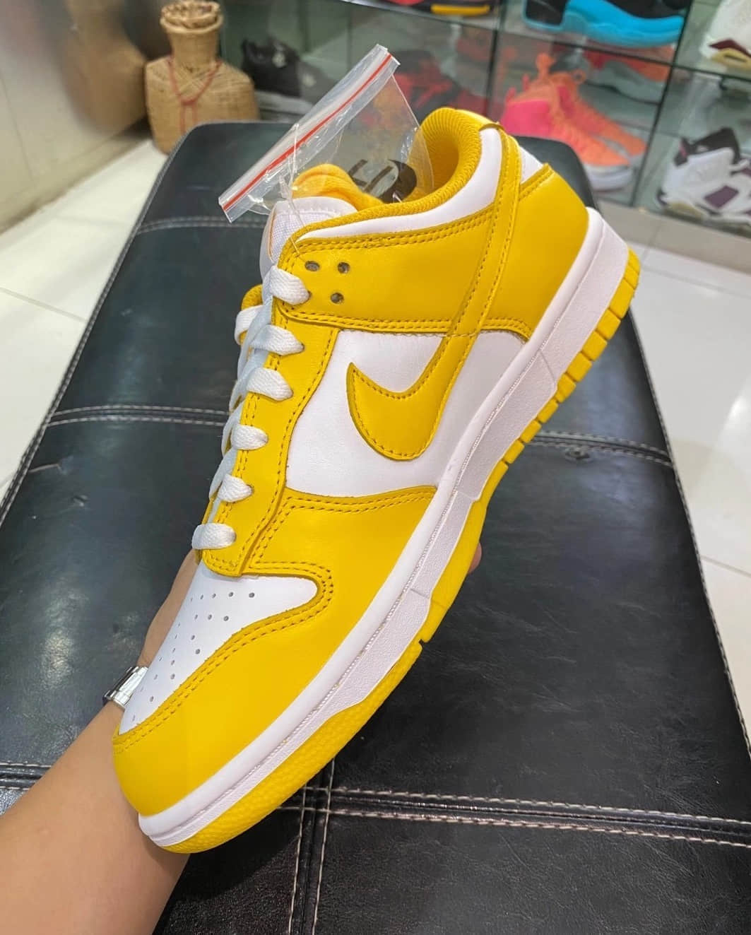 活力白黄装扮！Nike Dunk Low WMNS“ Laser Orange”实物细节图释出！ 货号：CU1726-901