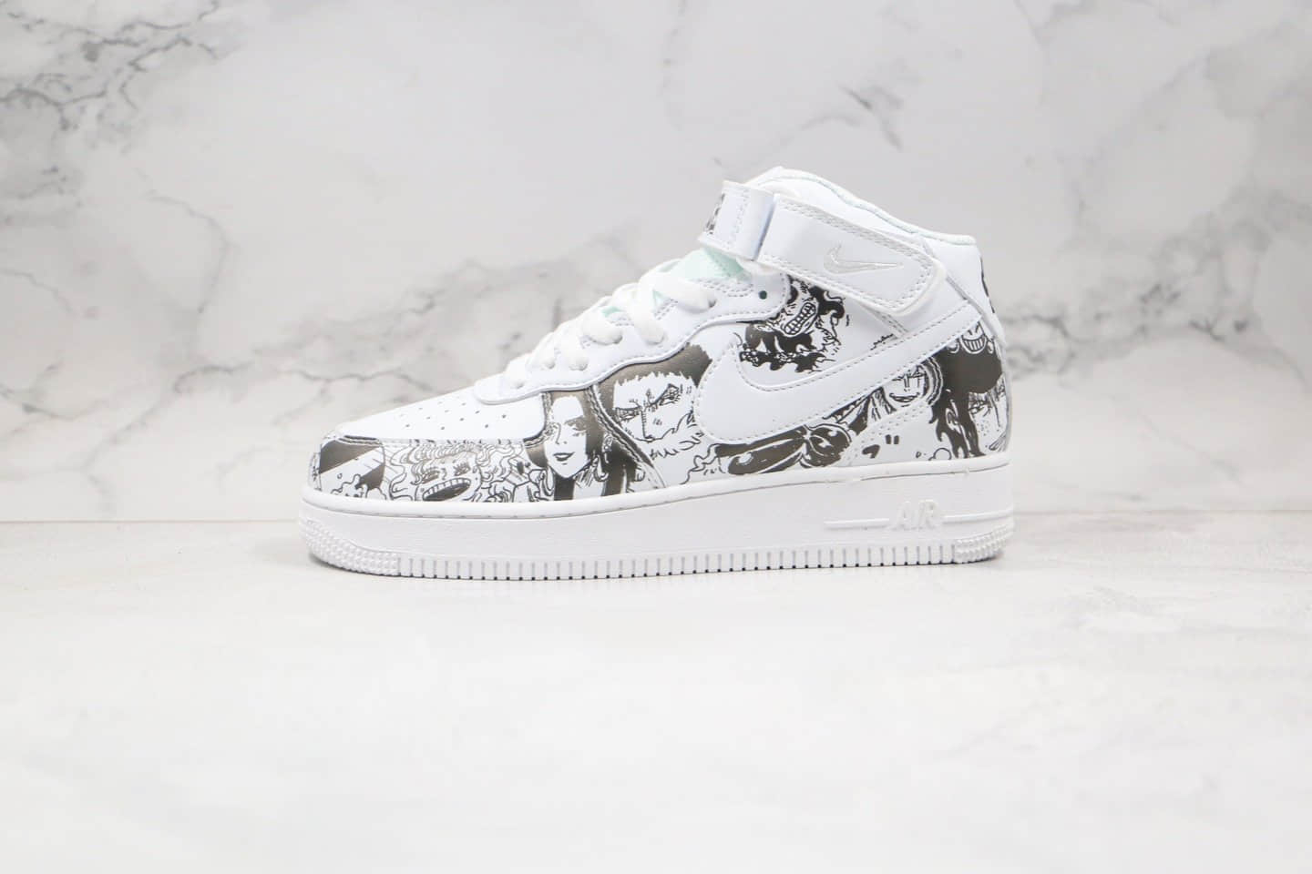 耐克Nike Air Force 1 mid纯原版本中帮空军一号海贼王卡通涂鸦二次元配色内置全掌Sole气垫 货号：AQ8020-100