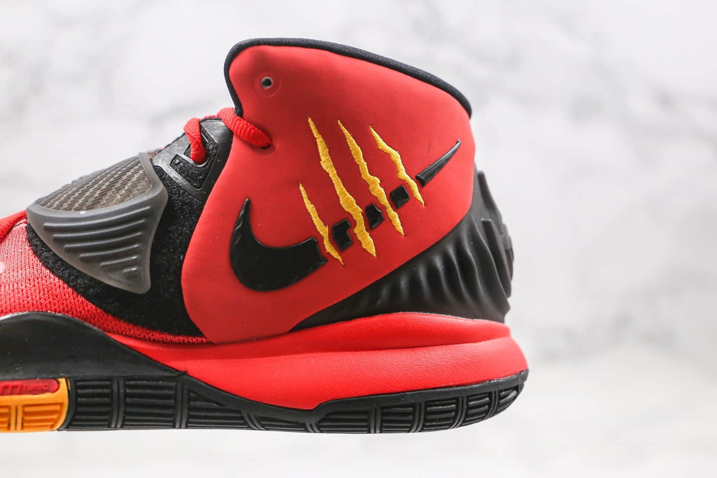 耐克Nike Kyrie 6 Bruce LeeBM纯原版本欧文6代李小龙黑红色篮球鞋内置气垫原盒原标 货号：CJ1290-600