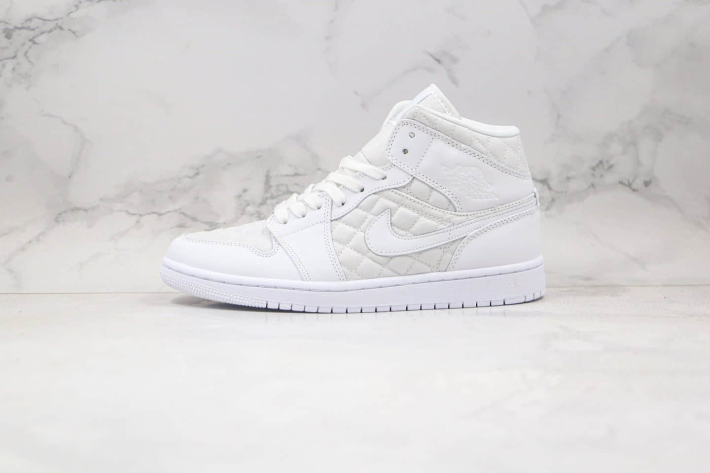 乔丹Air Jordan 1 Mid Quilted White纯原版本中帮AJ1面包菱格雪白香奈儿配色内置气垫原盒原标 货号：DB6078-100