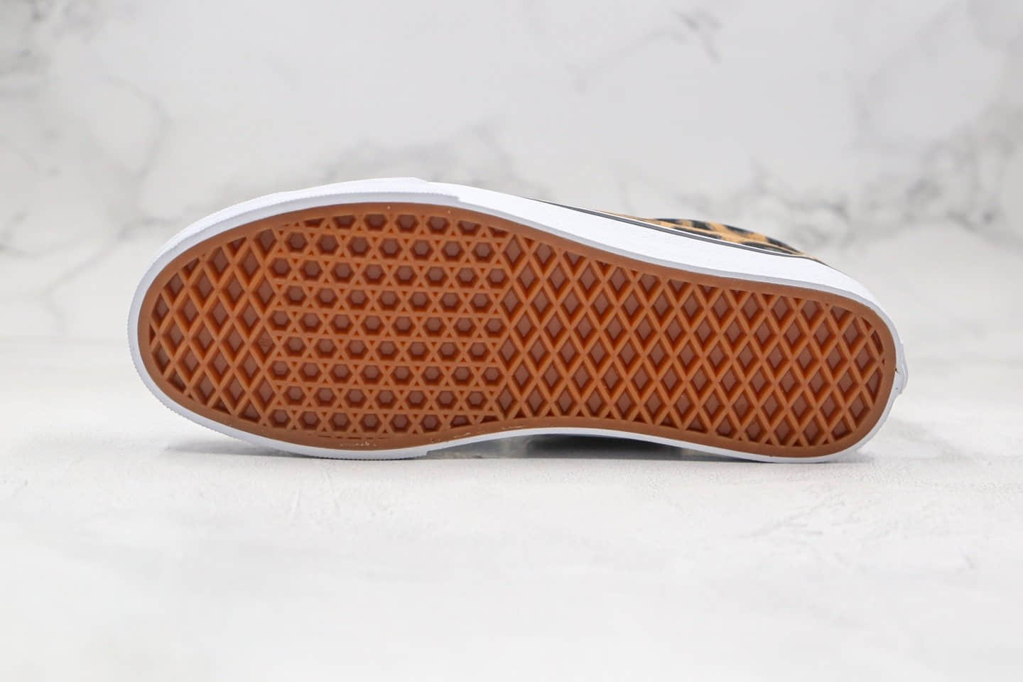 万斯Sandy Liang x Vans公司级版本设计师联名款低帮帆布鞋格纹拼接豹纹工艺硫化一比一 货号：VN0A4BU6XW1