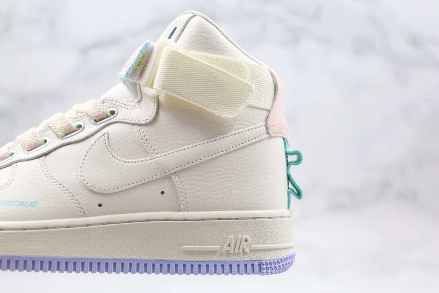 耐克Nike Air Force 1 Hi Ut纯原版本空军一号高帮AF1独角兽米白色原鞋开模 货号：CQ4810-111