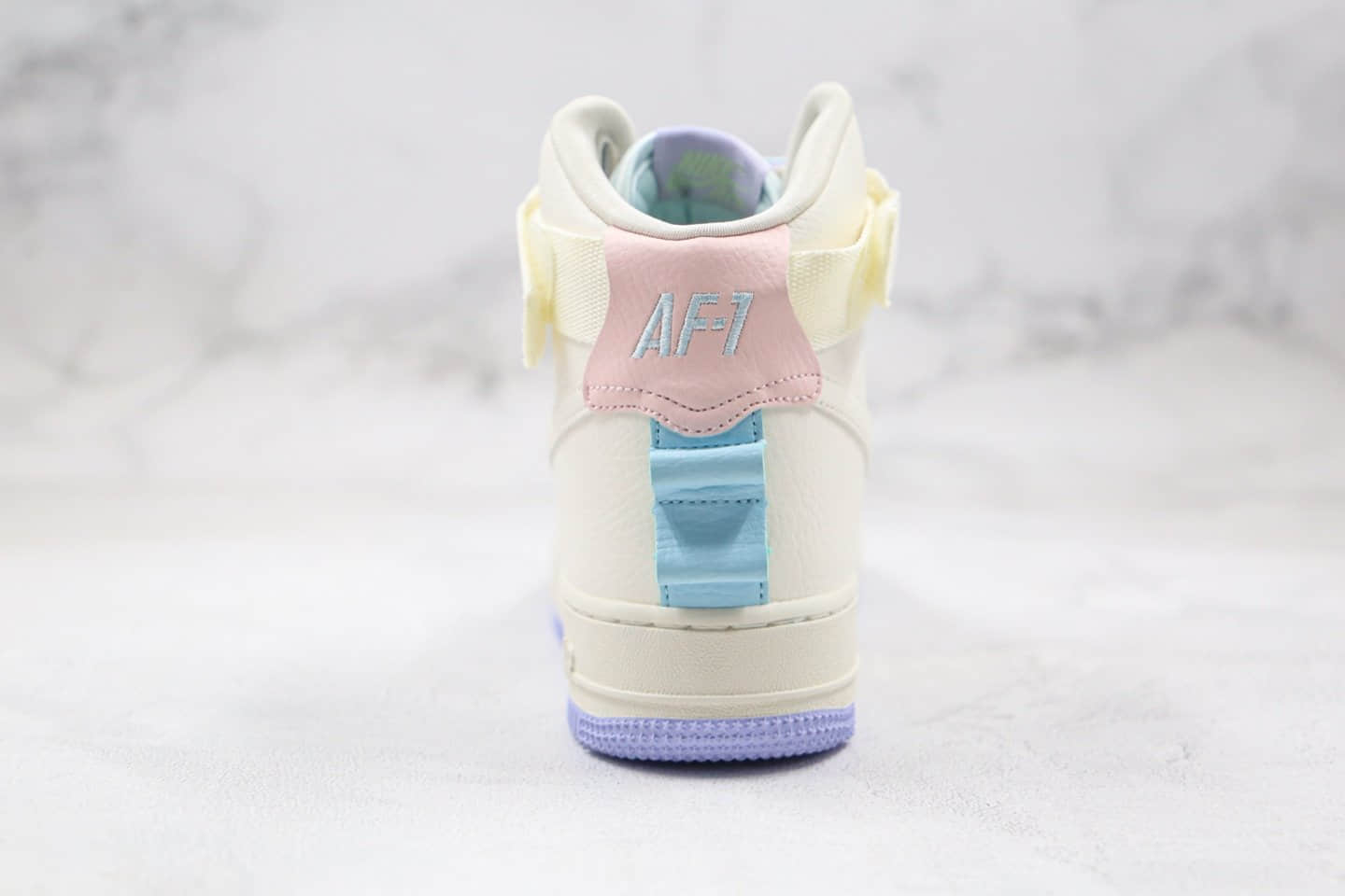 耐克Nike Air Force 1 Hi Ut纯原版本空军一号高帮AF1独角兽米白色原鞋开模 货号：CQ4810-111