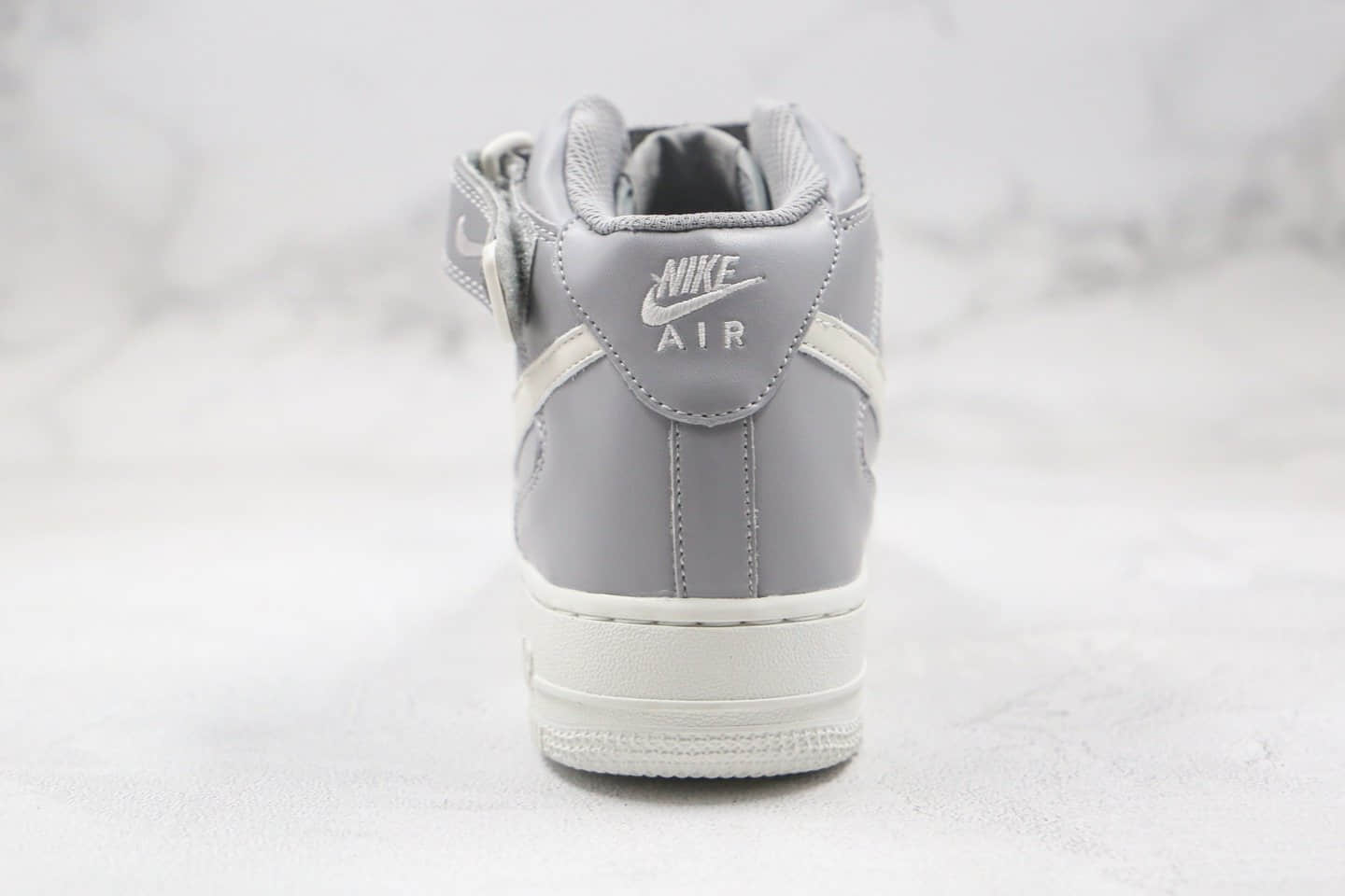 耐克Nike Air Force 1 Mid Wolf Grey纯原版本中帮空军一号灰色板鞋原档案数据开发 货号：315123-033