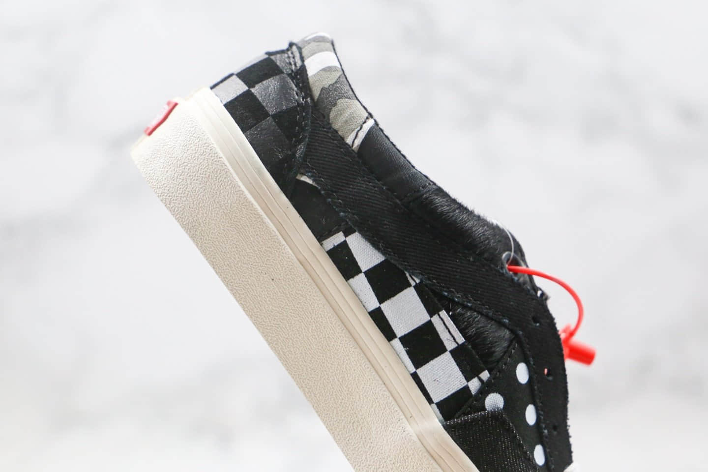 万斯Vans Bold Ni Patchwork III Black Truewht x Size联名款公司级版本吴亦凡同款鬃毛拼接格子黑白色硫化板鞋原盒原标 货号：VN0A3WLP4UM1