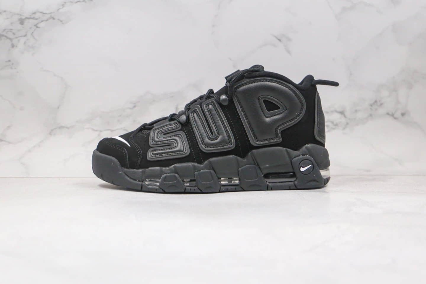 耐克Supreme x Nike Air More Uptempo纯原版本联名大Air皮蓬篮球鞋黑色原盒原标 货号：902290-001