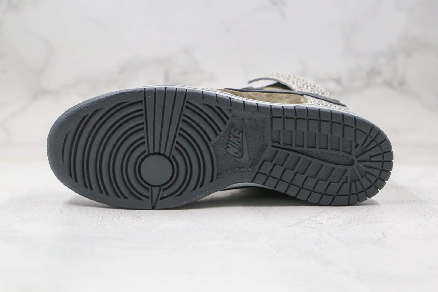 耐克Nike SB Dunk High Dunk纯原版本高帮SB DUNK黑石斑绿色板鞋原鞋开模一比一打造 货号：306968-201