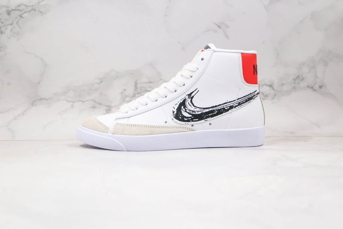 耐克Nike Blazer Mid VNTG 77纯原版本中帮开拓者涂鸦黑勾板鞋内置Zoom气垫 货号：CW7580-110