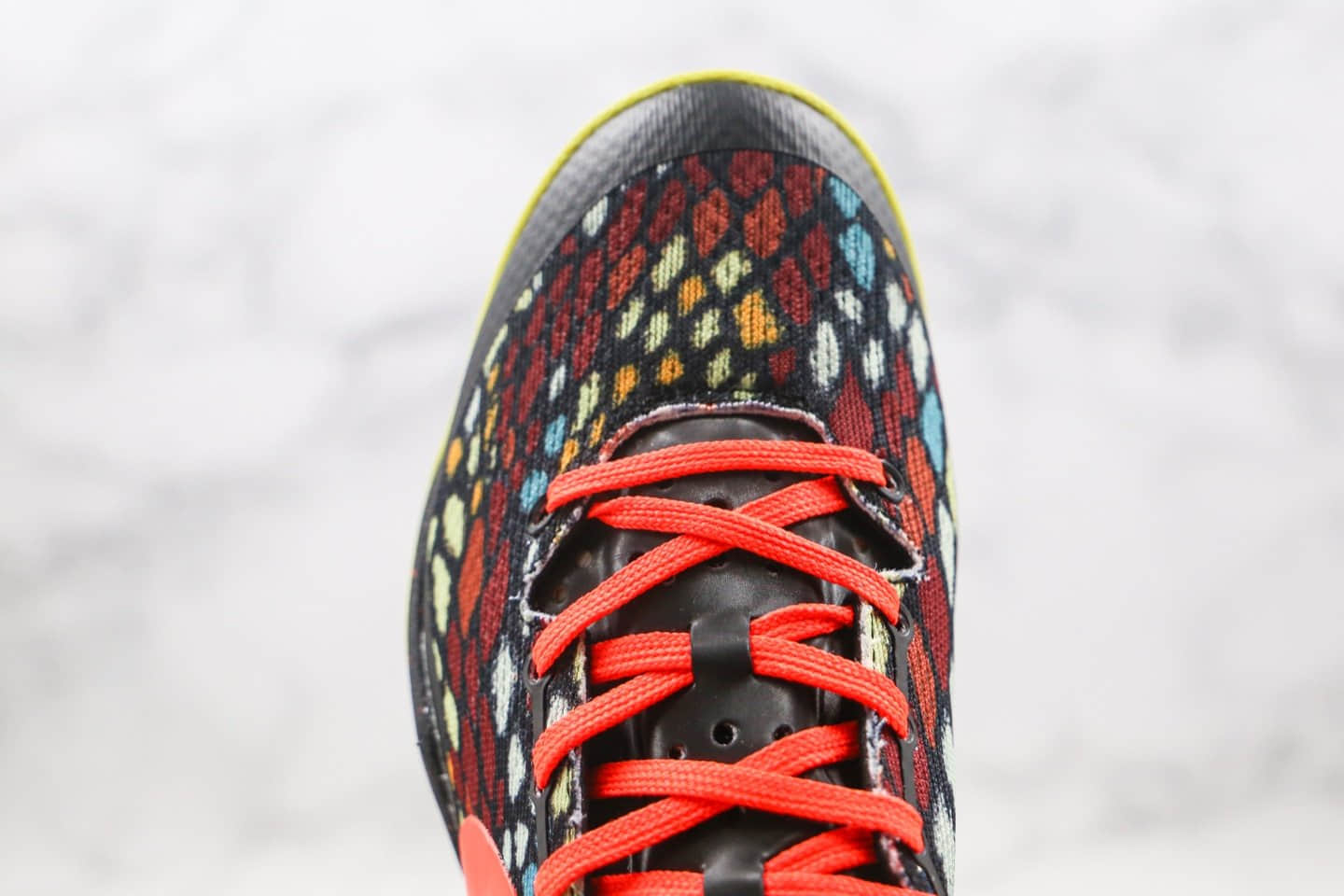 耐克Nike Kobe 8 System纯原版本科比8代圣诞大战配色篮球鞋内置碳板气垫支持实战 货号：555286-060