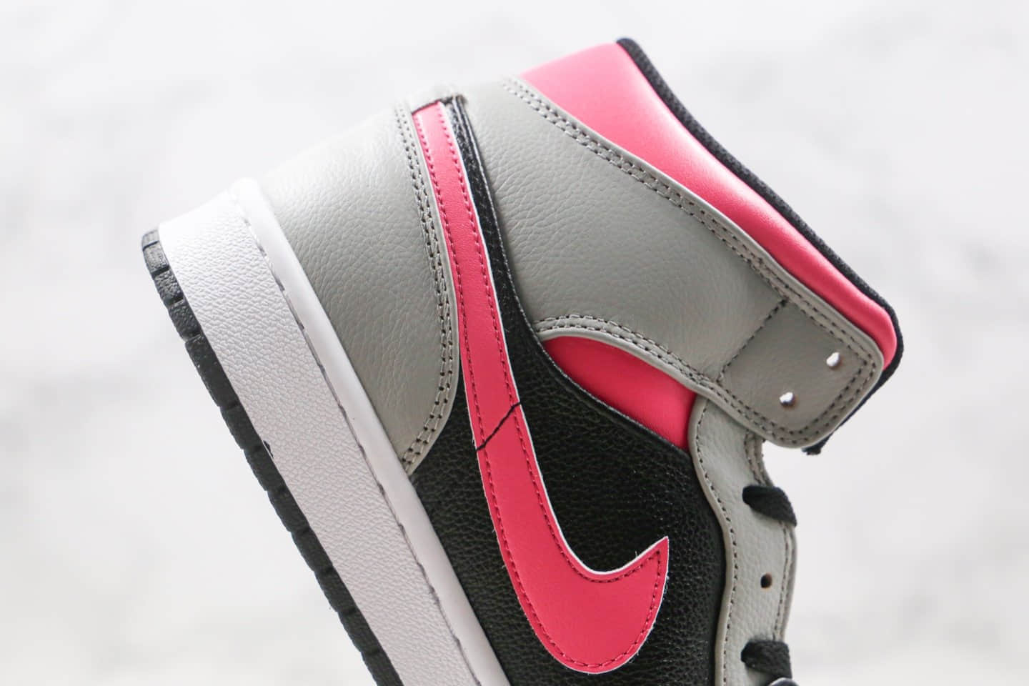 乔丹Air Jordan 1 Mid Pink Shadow纯原版本中帮AJ1黑灰粉色篮球鞋原档案数据开发 货号：554724-059