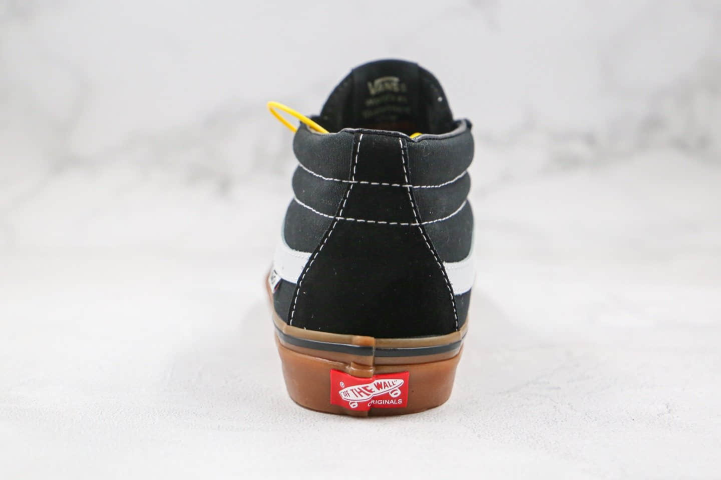 万斯Vans SK8-Mid公司级版本中帮硫化板鞋黑生胶原纸版楦型打造 货号：VN0A36ENMV58