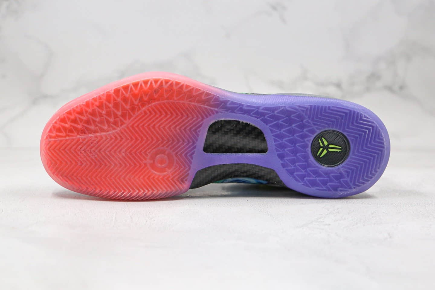 耐克Nike Zoom Kobe VIII纯原版本科比8代实战篮球鞋大师之路炫彩配色内置原厂碳板 货号：639655-900