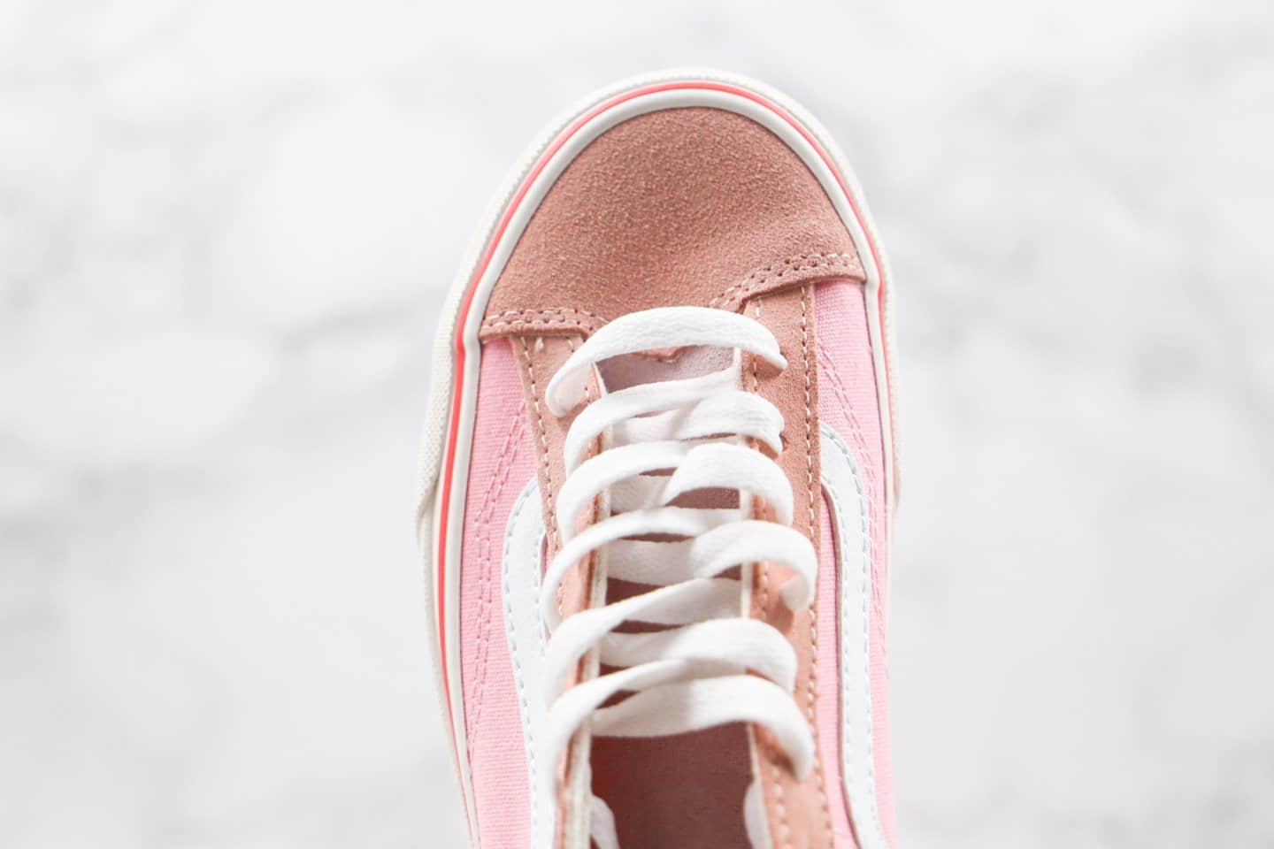 万斯Vans Old Skool公司级版本低帮粉色帆布麂皮拼接硫化板鞋原盒原标原楦头纸板打造 货号：VN0A32R3LVH