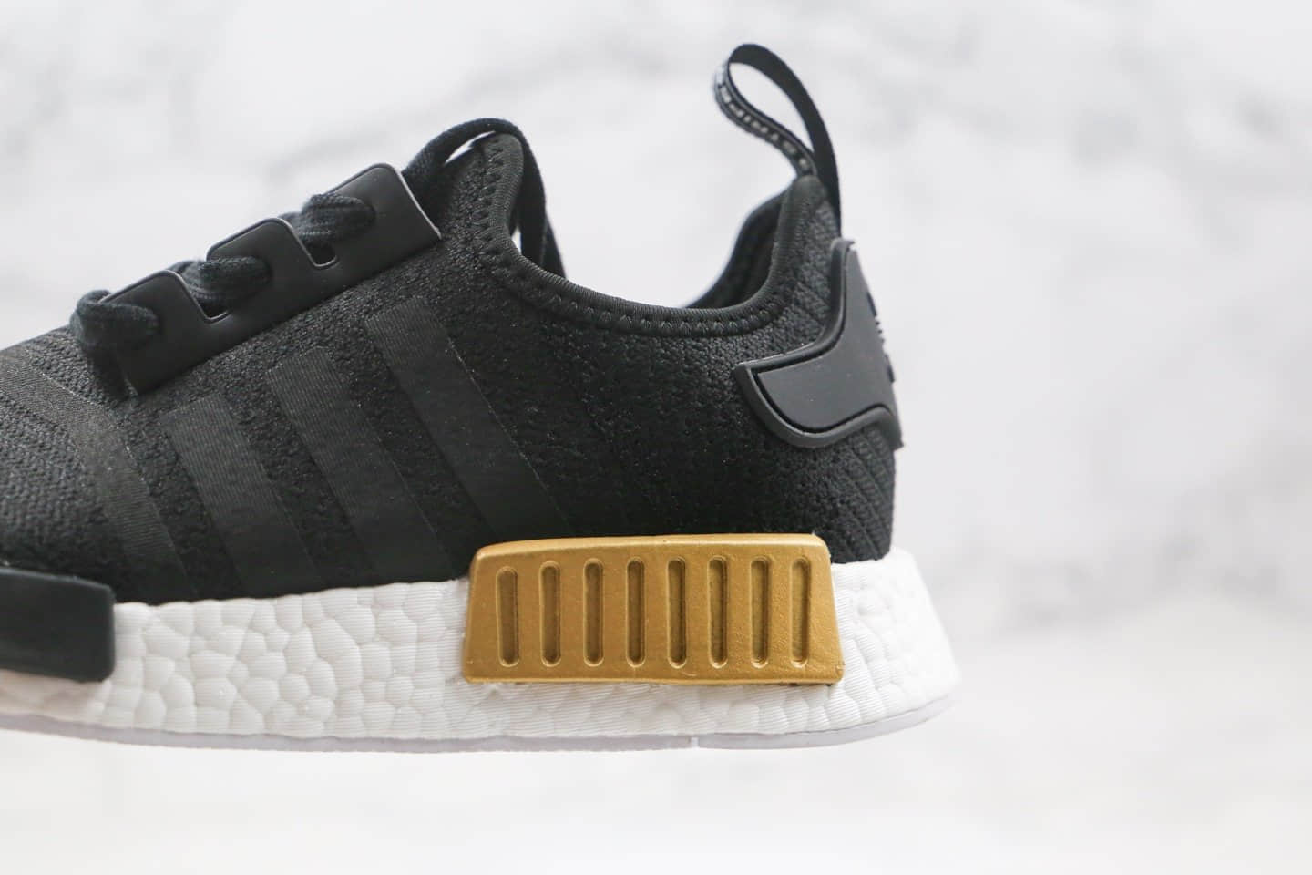 阿迪达斯Adidas NMD R1 Primeknit Triple Black纯原版本爆米花跑鞋NMD R1黑金色内置原厂巴斯夫大底 货号：EG6702