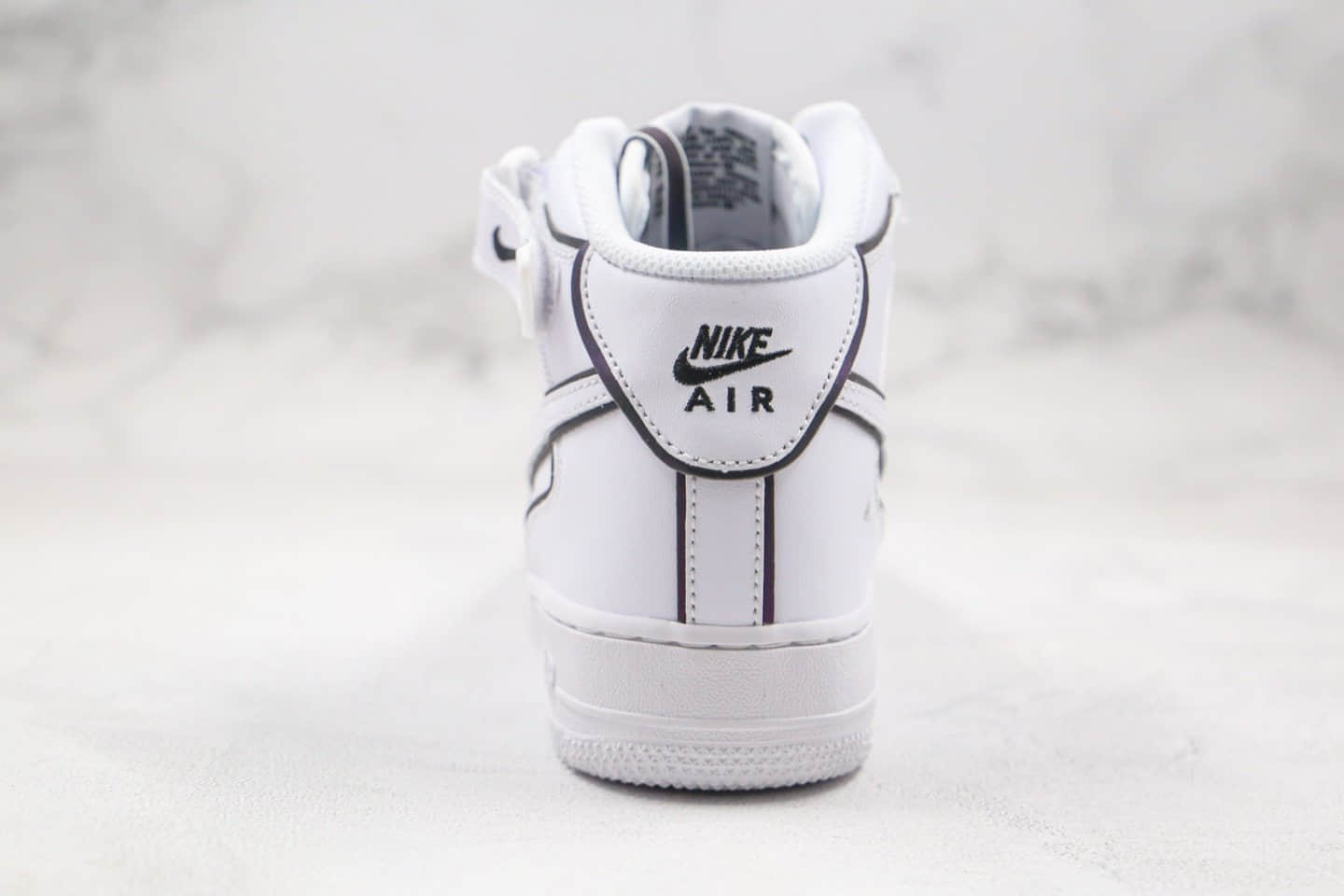 耐克Nike Air Force 1 '07纯原版本中帮空军一号3M反光白色变色龙板鞋内置全掌Sole气垫 货号：368432-810