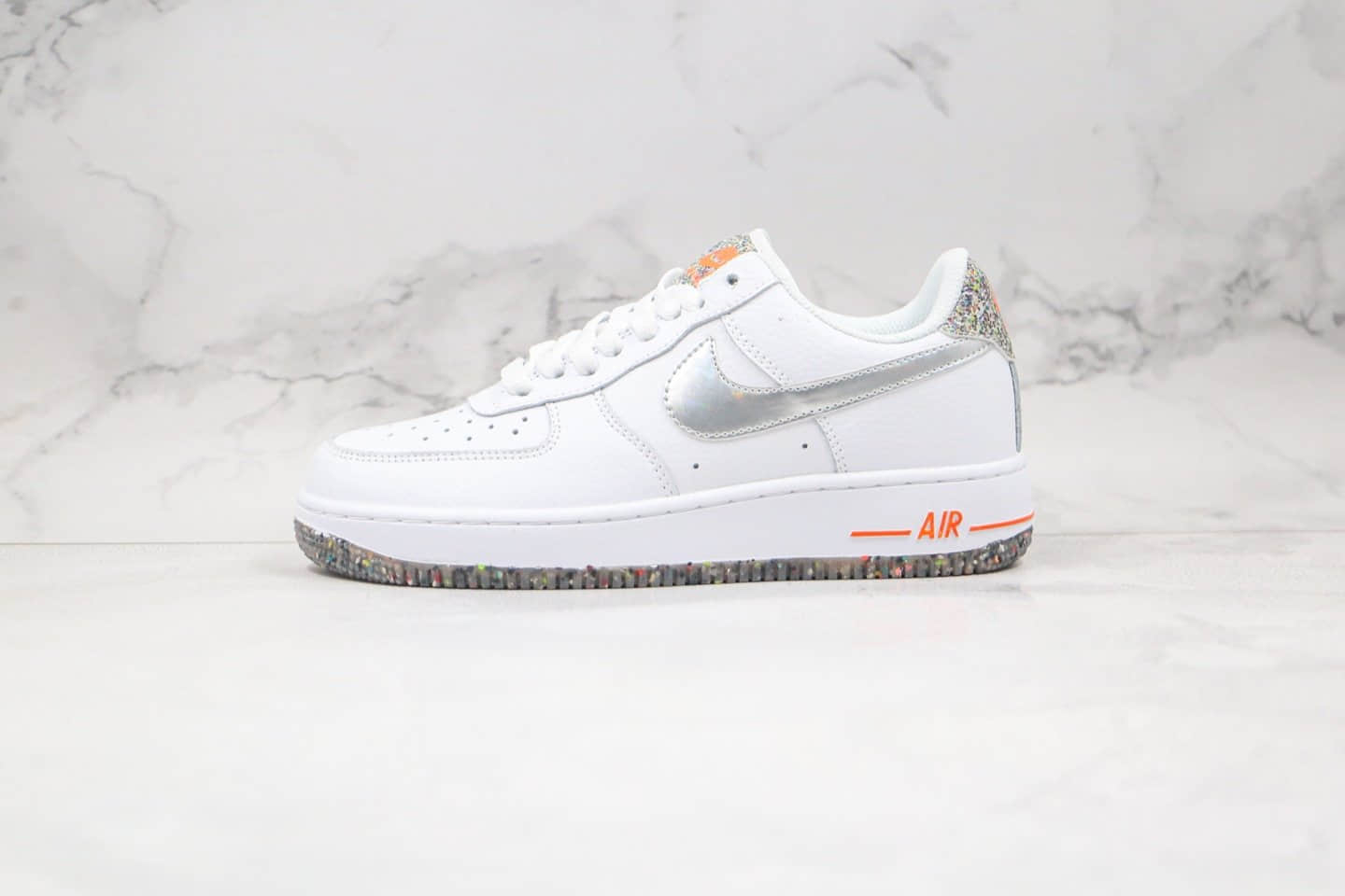 耐克Nike Air Force 1 Low纯原版本低帮空军一号马赛克像素白黑银色板鞋内置全掌Sole气垫 货号：DB1558-100