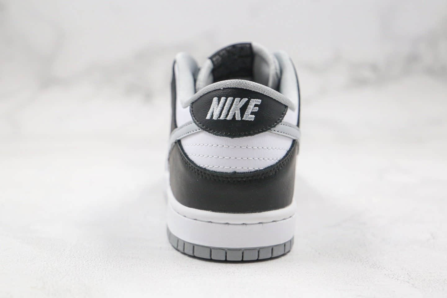 耐克Nike Dunk SB Low TRD纯原版本低帮SB DUNK白黑灰色板鞋内置后跟Zoom气垫加厚鞋舌 货号：AR0778-039