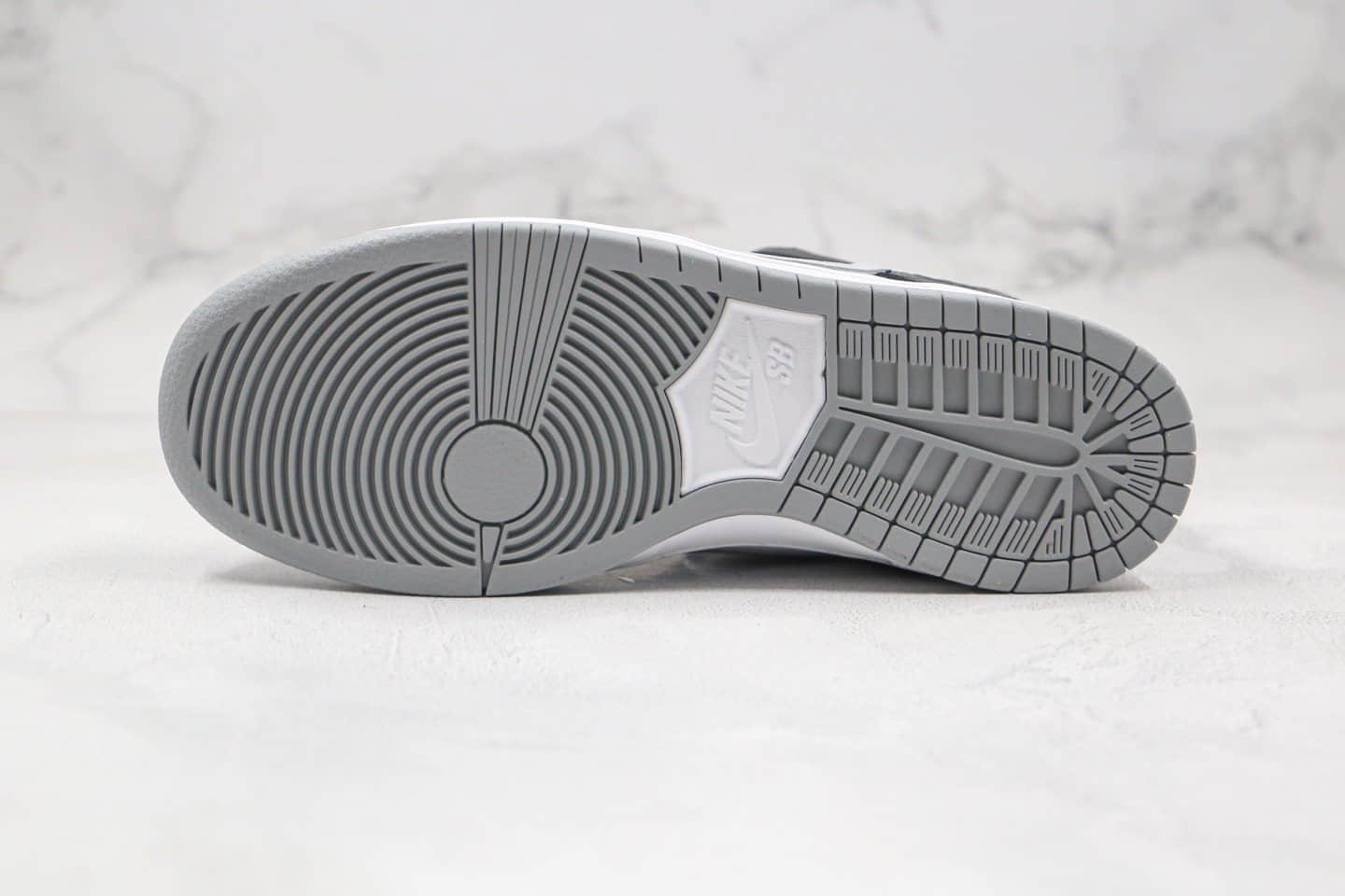 耐克Nike Dunk SB Low TRD纯原版本低帮SB DUNK白黑灰色板鞋内置后跟Zoom气垫加厚鞋舌 货号：AR0778-039