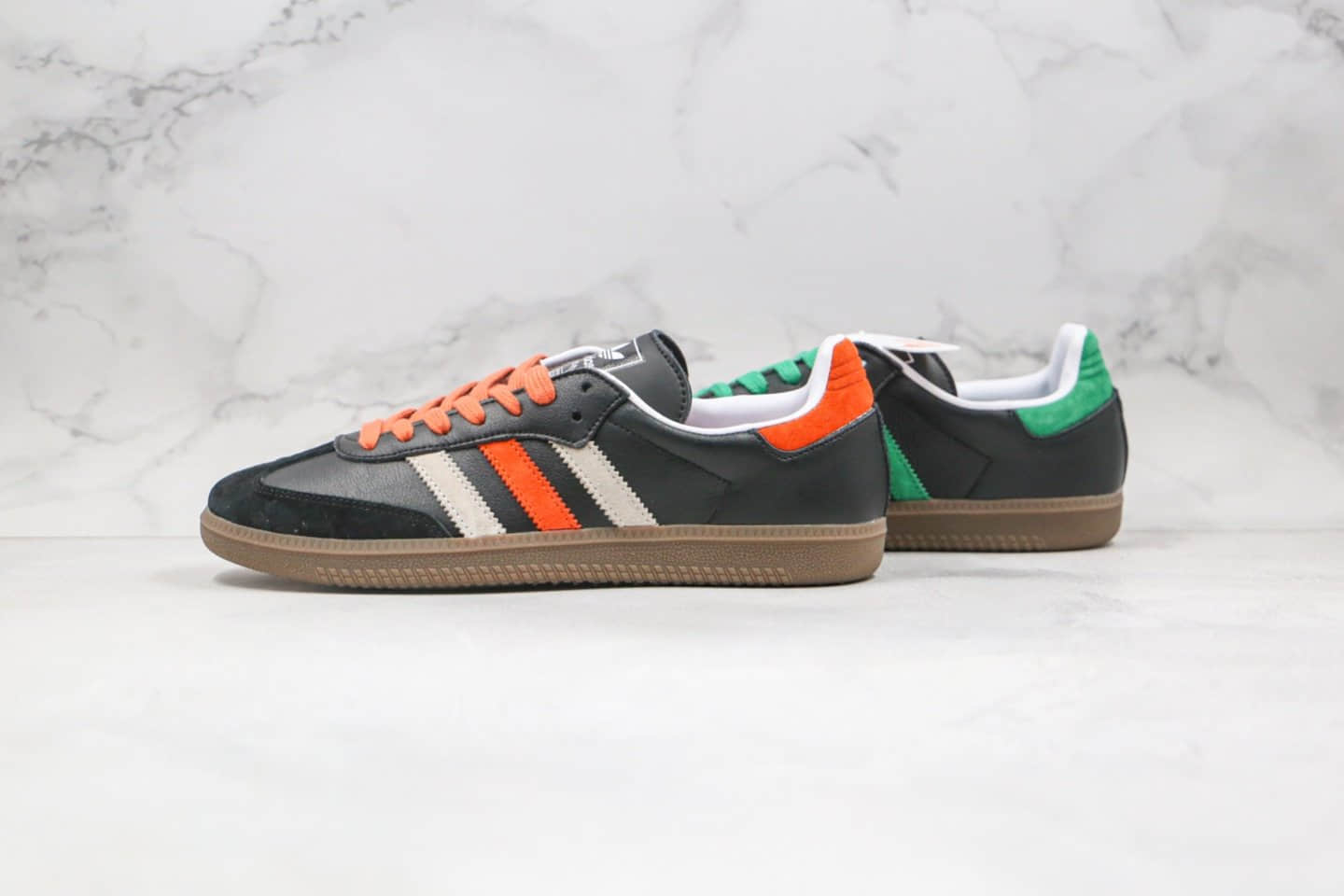 阿迪达斯Adidas Samba OG FT纯原版本桑巴训练鞋白黑绿橙色内置NFC芯片感应 货号：FW5386