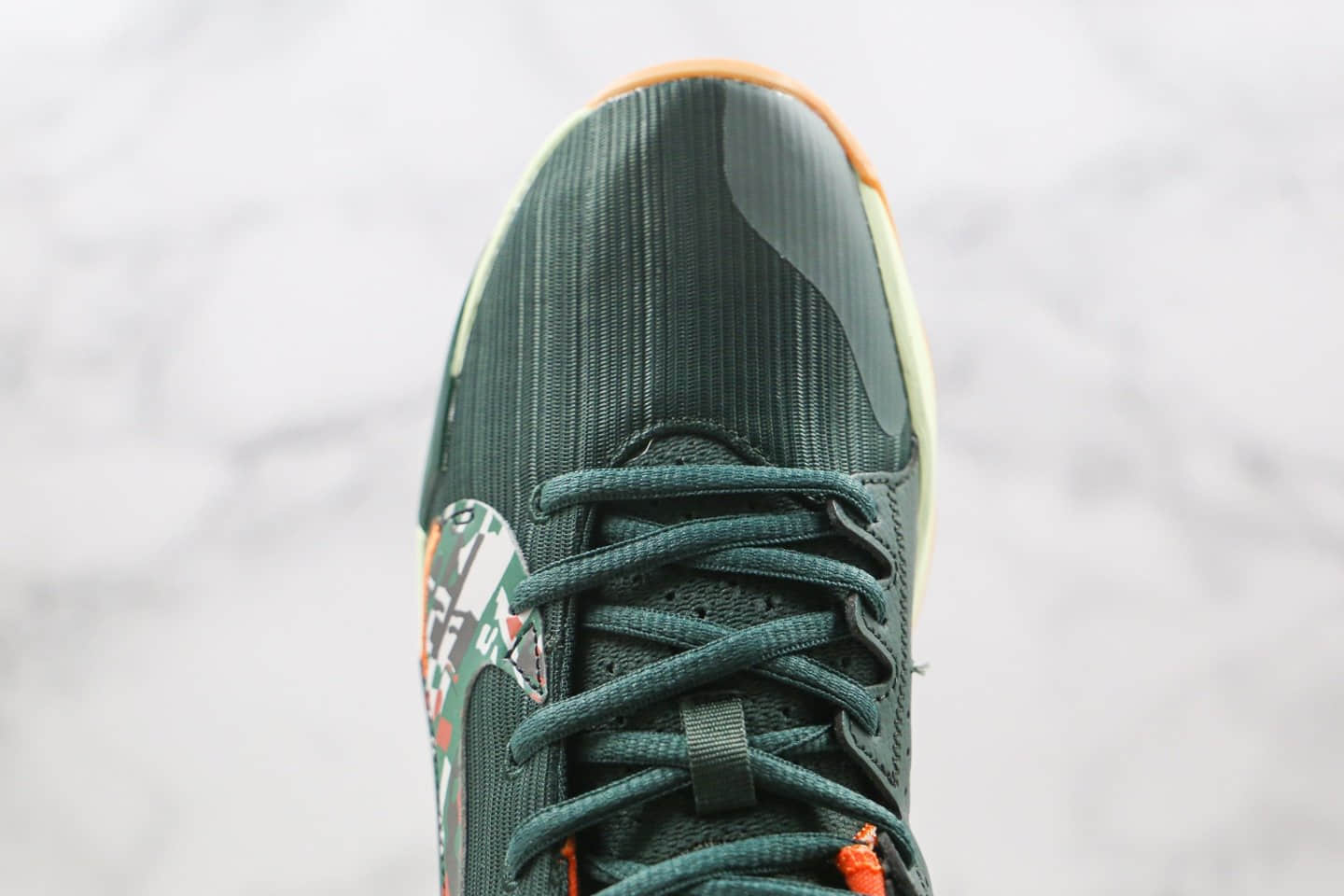 耐克Nike Zoom Freak 2纯原版本字母哥二代篮球鞋绿橙色内置气垫支持实战 货号：CK5424-301
