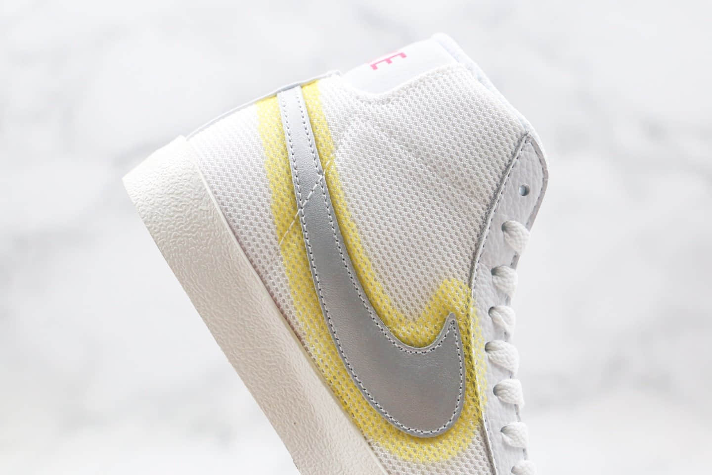 耐克Nike Blazer Mid '1977 Vintage WE纯原版本中帮开拓者网面白黄银色板鞋原档案数据开发 货号：CZ8105-100