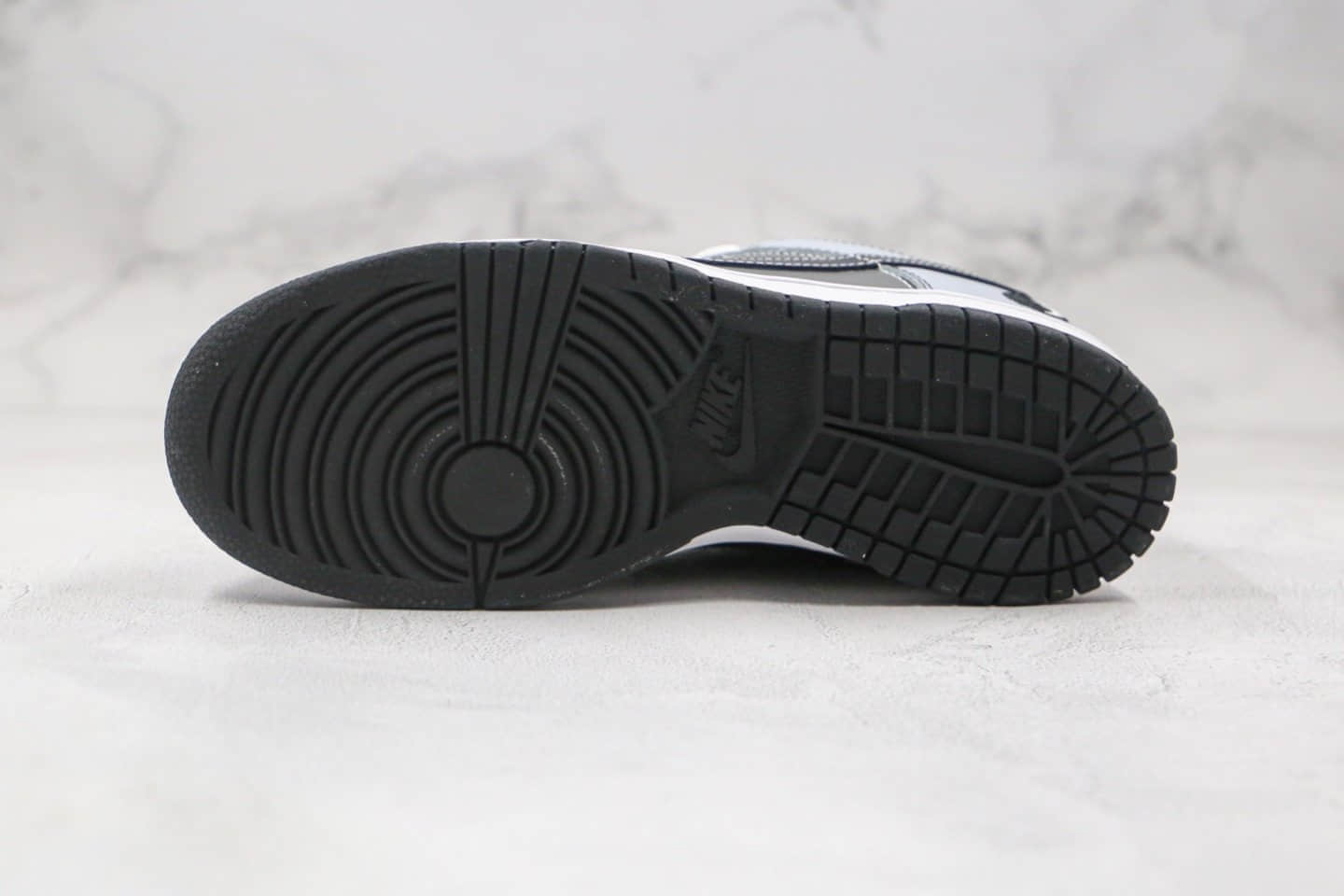 耐克Nike Dunk Low premium SN纯原版本低帮SB DUNK月亮太极灰黑色板鞋内置Zoom气垫 货号：313170-001