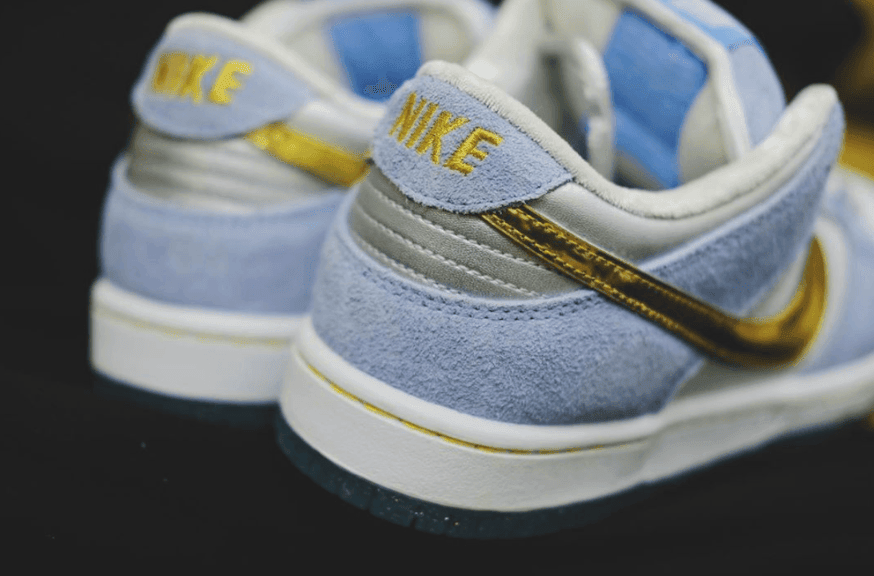 高规格“金钩”！Sean Cliver x Nike SB Dunk Low最新实物曝光！ 货号：DC9936-100