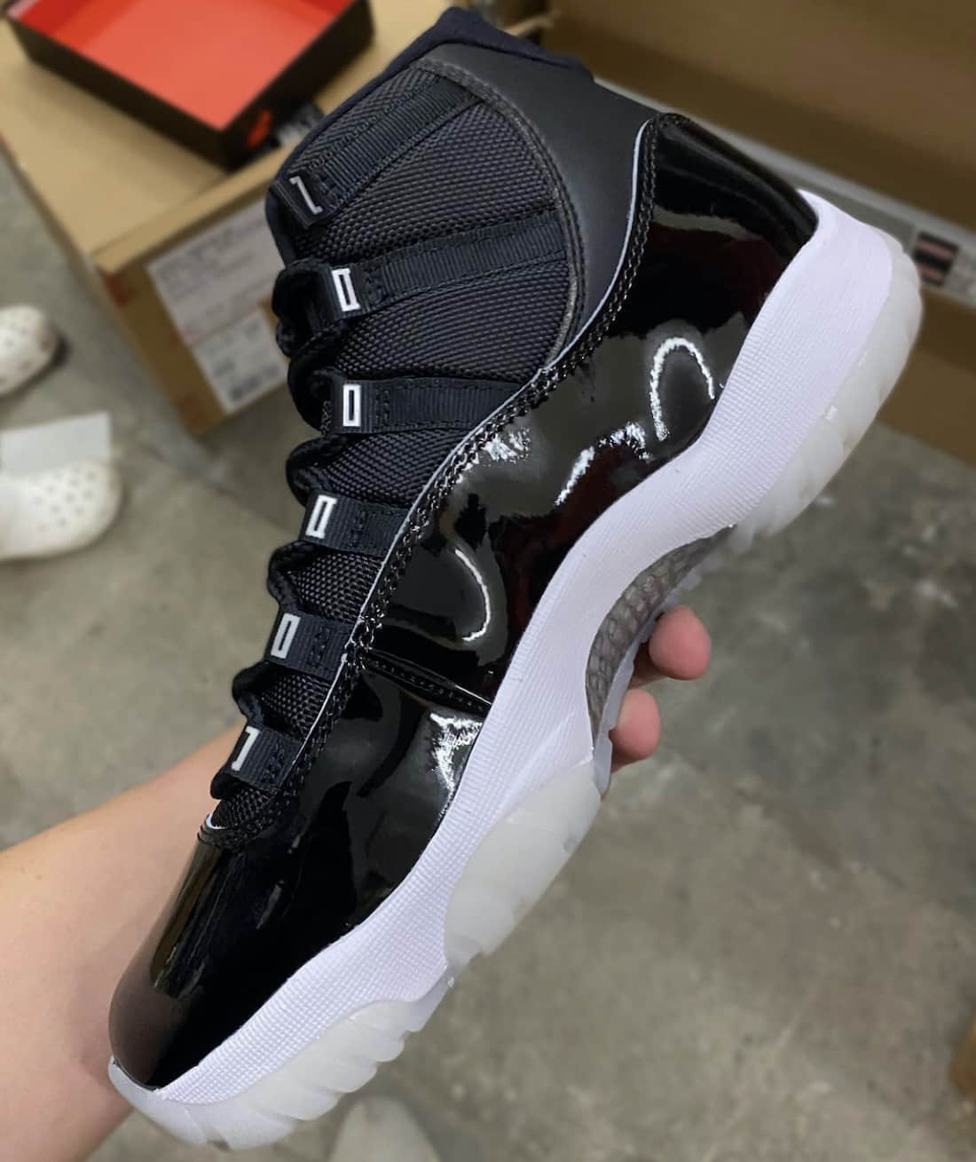 AJ11“25周年纪念”配色最新实物图释出！“大魔王2.0”没跑了！ 货号：CT8012-011