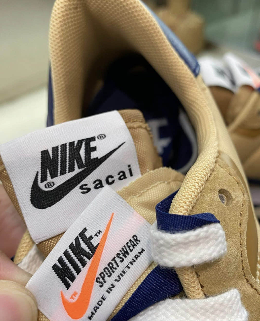 复古高街风！Sacai x Nike VaporWaffle “Sesame”实物有点诱人！