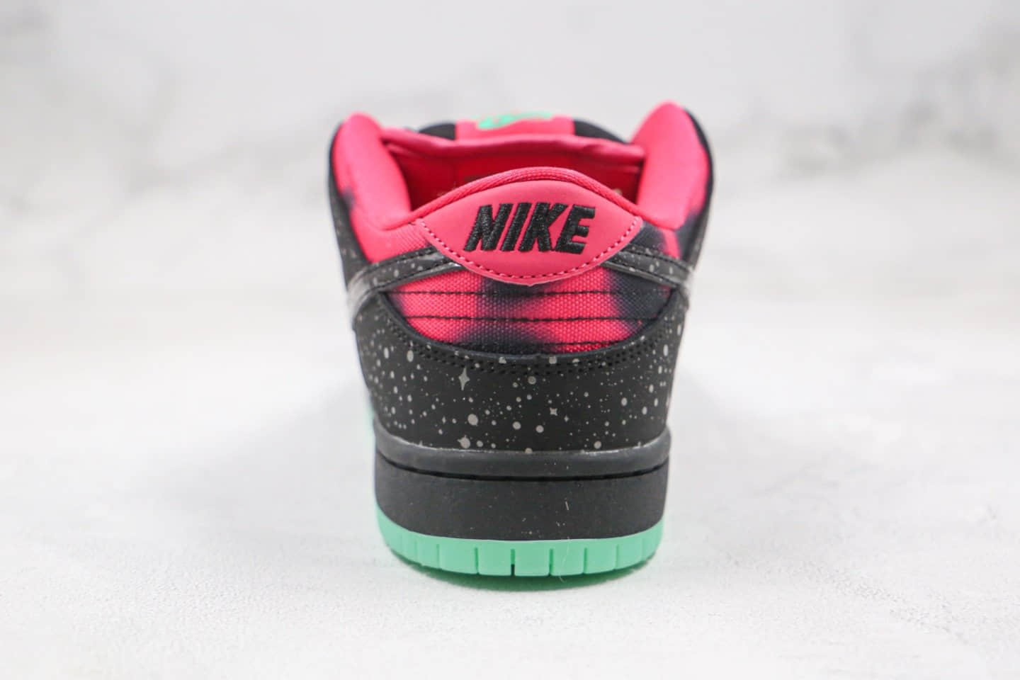耐克Nike SB Dunk Low Yeezy x Premier联名款纯原版本北极光灰黑绿色星星泼墨椰子配色板鞋内置Zoom气垫 货号：724183-063