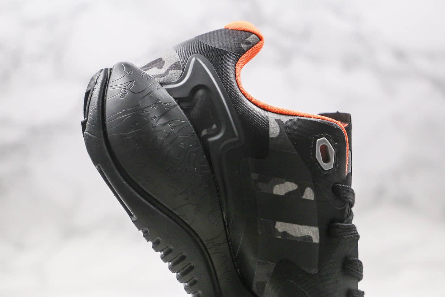 阿迪达斯Adidas Originals 2020 Day Jogger Boost纯原版本皮面夜行者二代迷彩黑橙色爆米花跑鞋原楦头纸板打造 货号：GZ8913