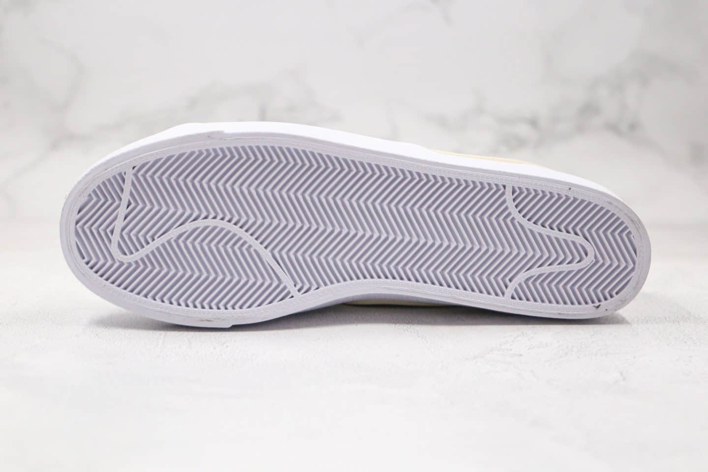 耐克Nike Blazer Mid 77 Infinite纯原版本中帮王一博同款滴塑开拓者灰白色板鞋原鞋开模一比一打造 货号：DA7233-101