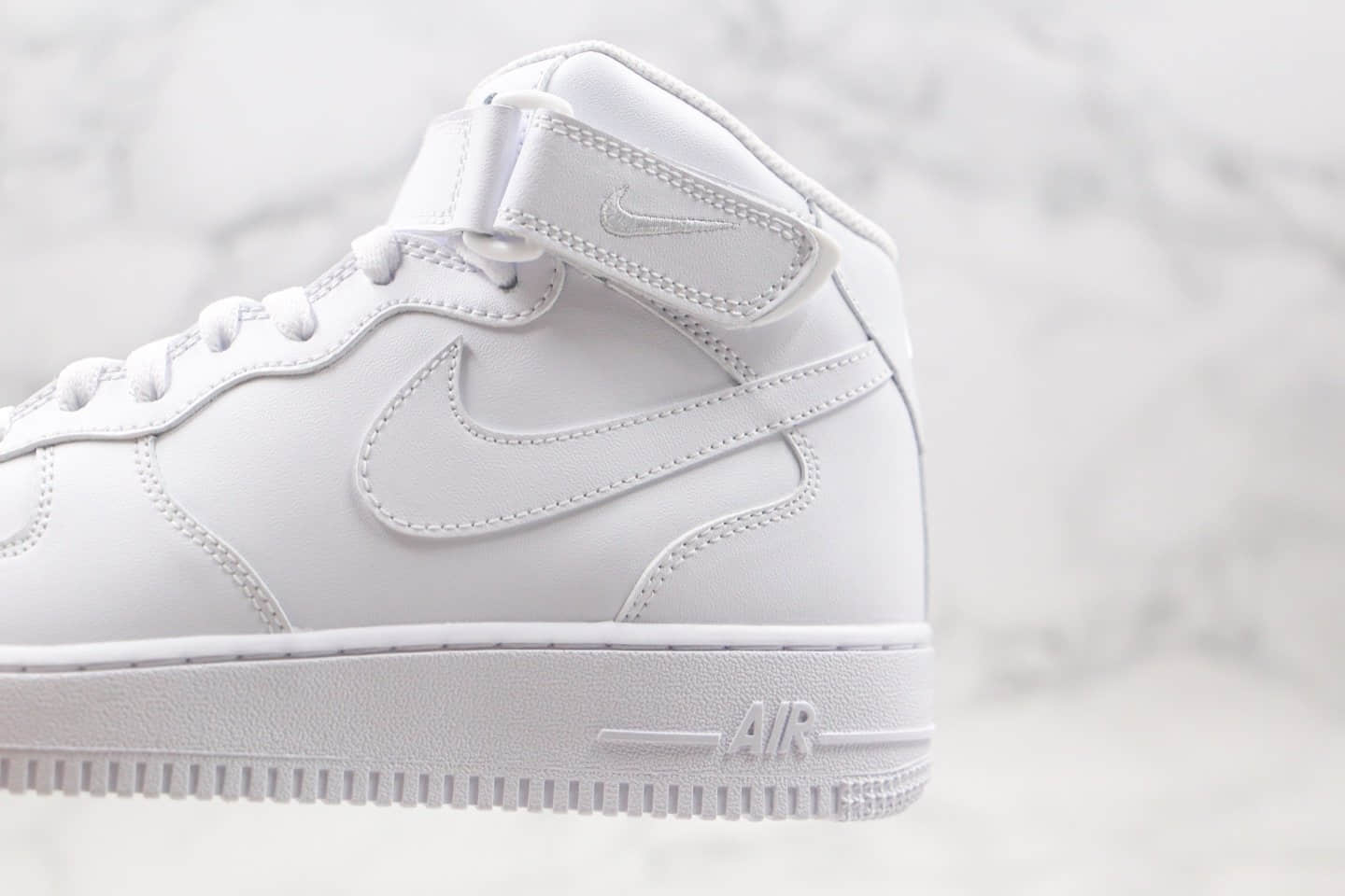 耐克Nike Air Force 1 Mid All white纯原版本中帮空军一号纯白板鞋原盒原标内置全掌Sole气垫 货号：315123-111