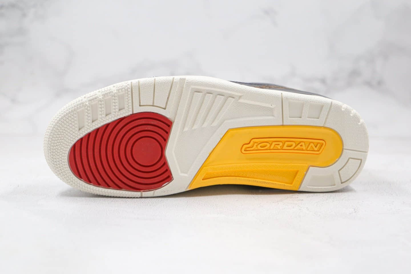 乔丹Air Jordan 3 SE Animal Instinct 2.0纯原版本鳄鱼蛇纹动物园猛禽主题AJ3爆裂纹篮球鞋正确鞋面材质 货号：CV3583-003